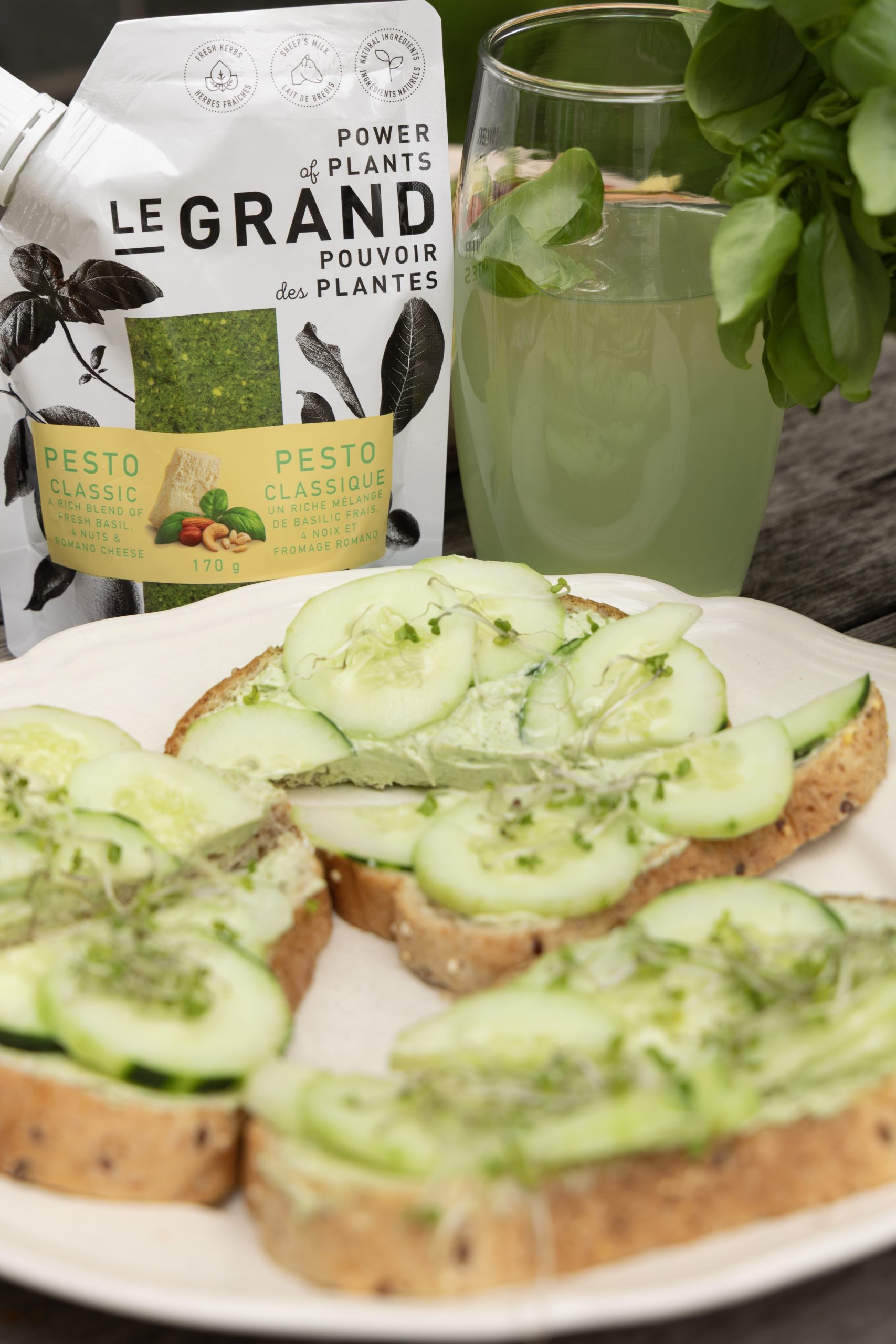 pick3603_tartine_fromagealacreme_pesto_concombre_pousse-1